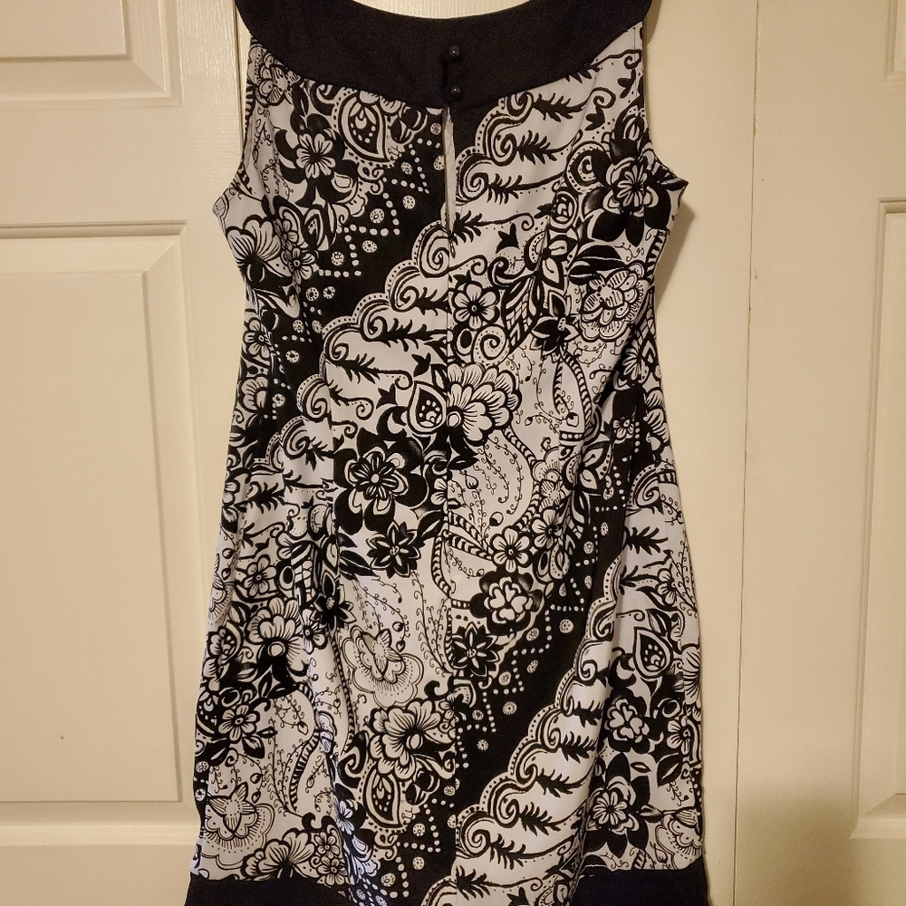Ladies dress - Picture 2 of 9